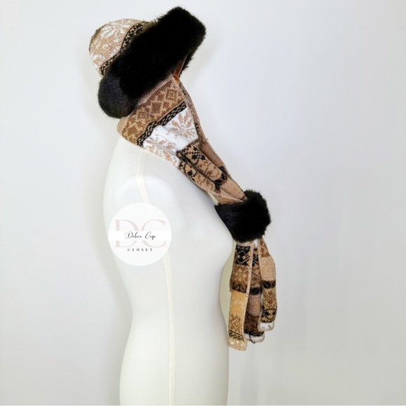 Winter hat and scarf with faux fur - Picture 3 of 11